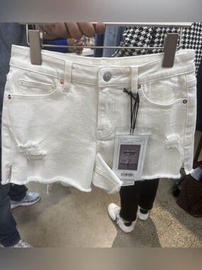 Mica White Raw Edge Short size XS